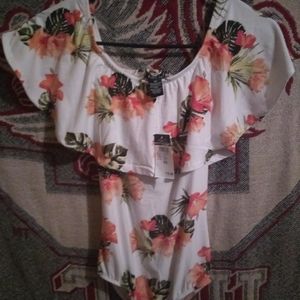 Rue 21 Short Sleeve Bodysuit Snap Crotch, XS.